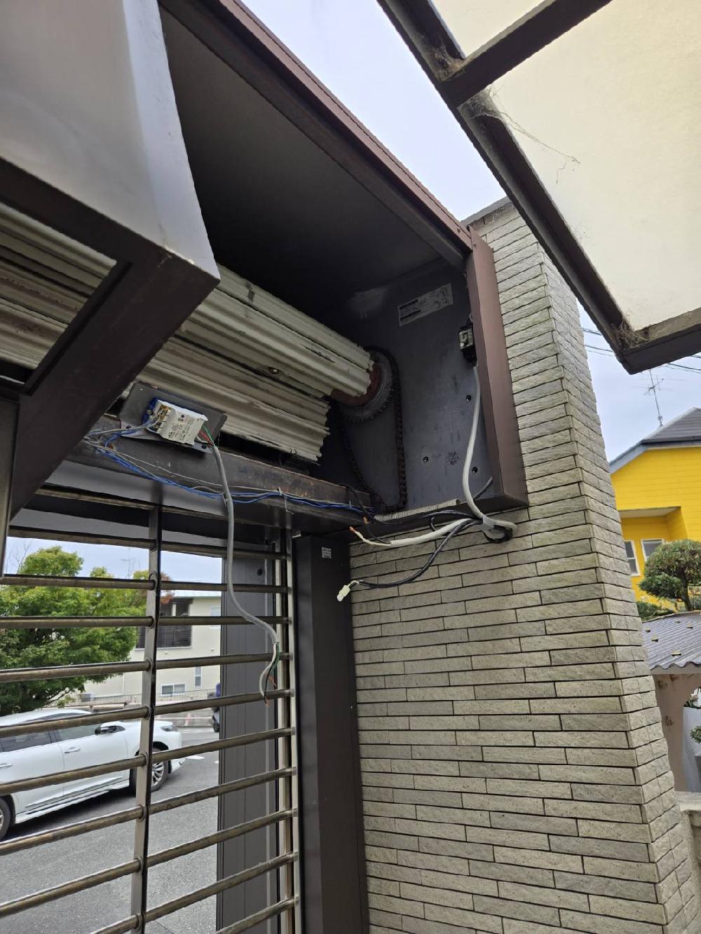 電動ガレージシャッター修理（大阪府吹田市）｜開閉機交換