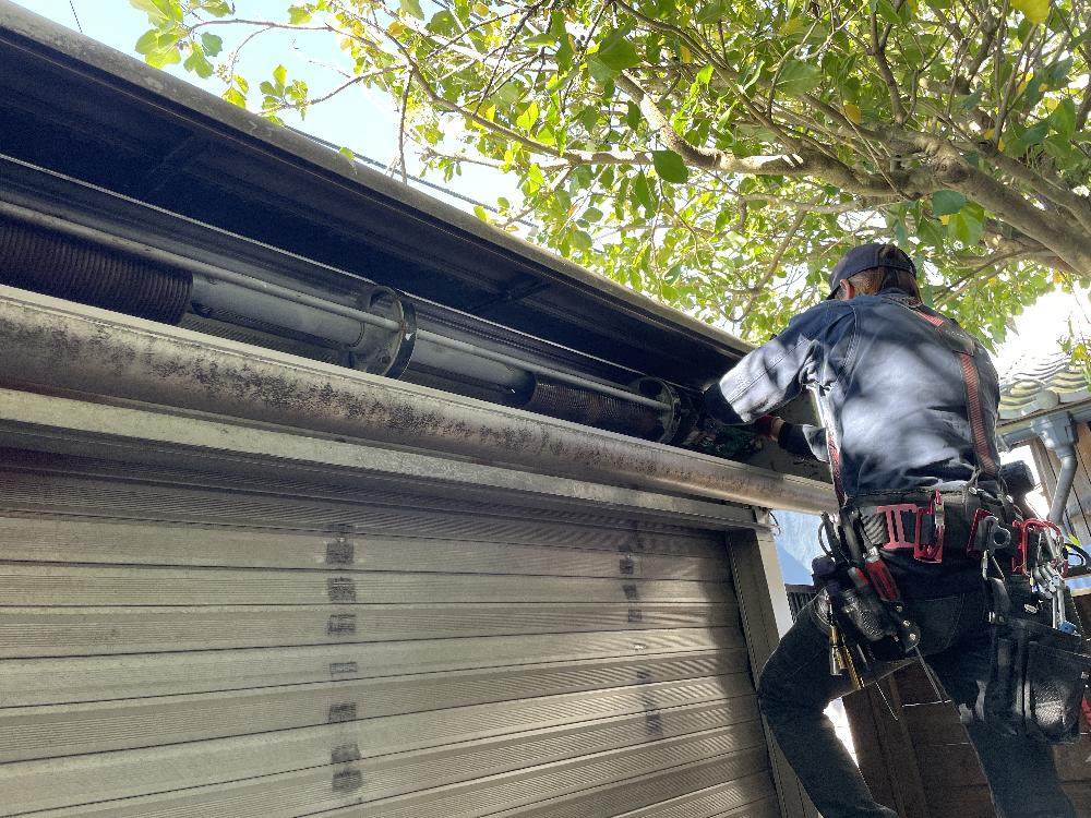 電動シャッター開閉機付スプリングシャフト（モートR）交換工事（熊本県熊本市）