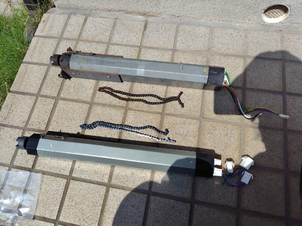 換気採光電動窓シャッター修理（大阪府大阪市）｜換気採光電動窓シャッター開閉機工事