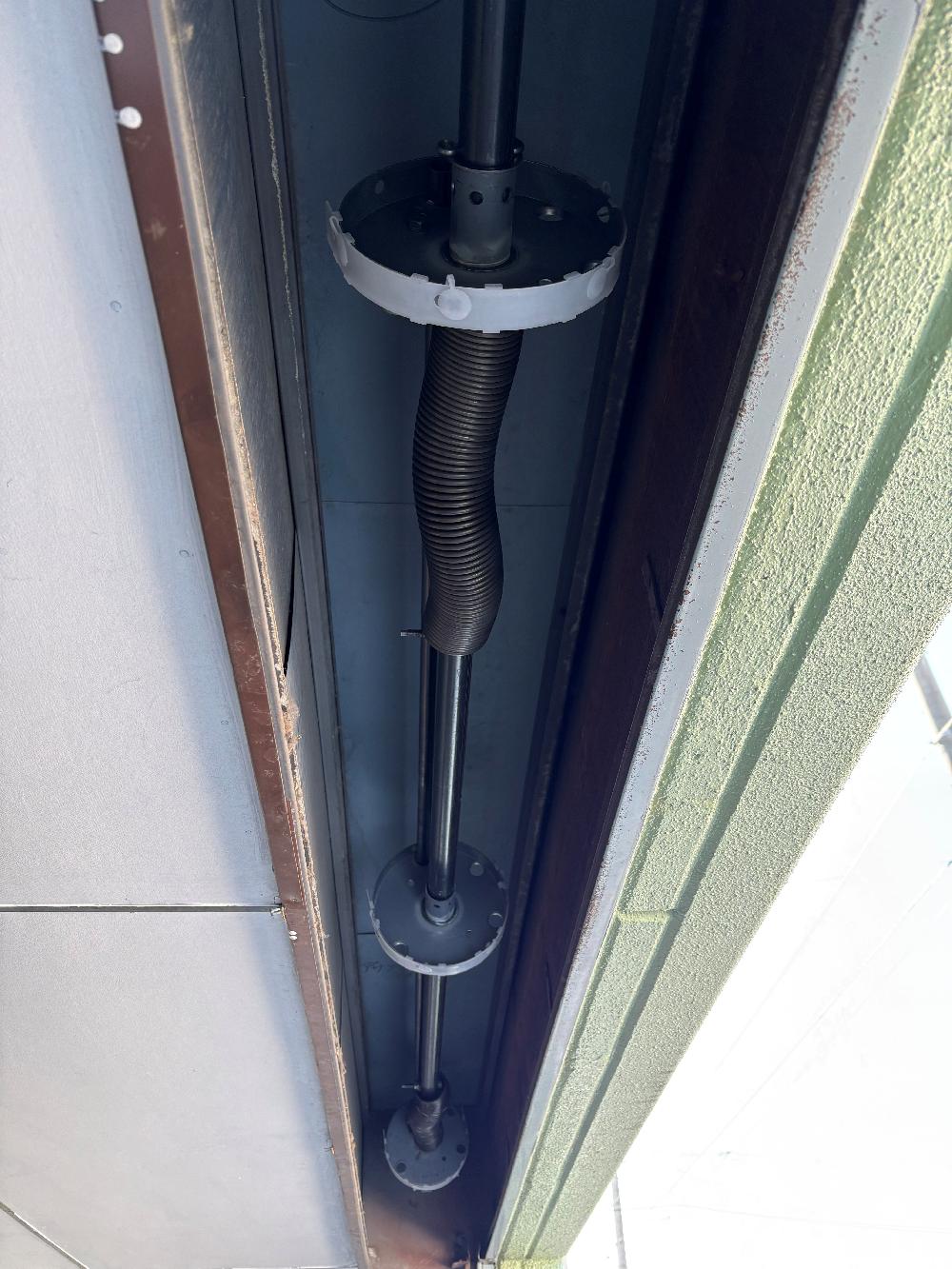 軽量手動シャッター修理（福岡県北九州市）｜スプリングシャフト交換工事｜施工事例