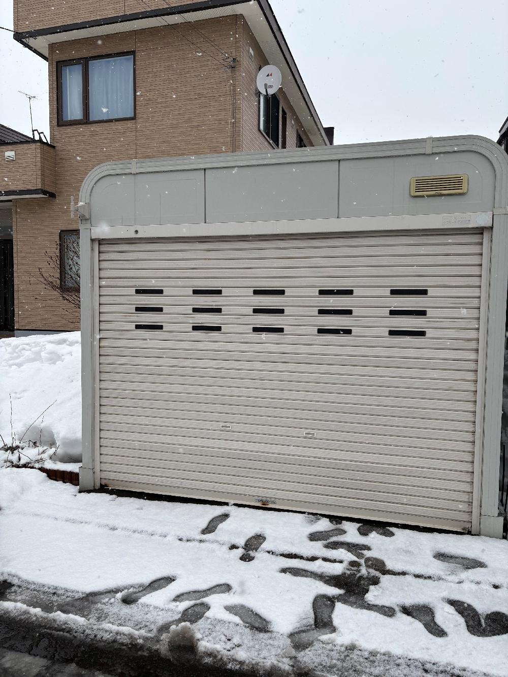 シャッターレール飛び出し修理（北海道札幌市）｜緊急修理｜施工事例