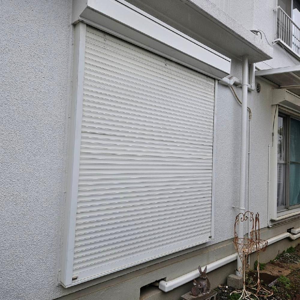 窓の電動シャッター開閉機交換工事（東京都葛飾区）｜電動窓シャッター開閉機取付工事｜窓のシャッターが動かない