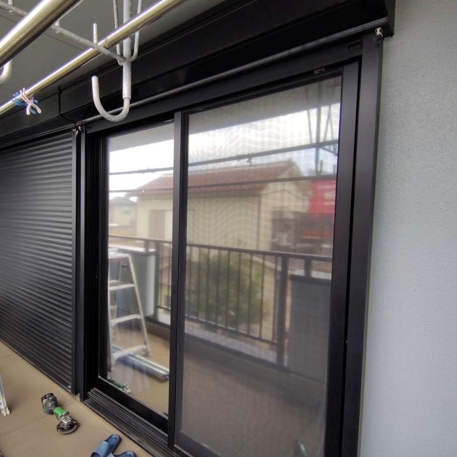 電動窓シャッター修理（大阪府岸和田市）｜電動窓シャッター開閉機交換工事｜動かなくなったシャッターの交換対応