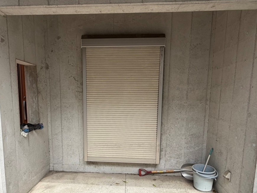 手動窓シャッター修理（東京都町田市）｜窓シャッタースラット交換工事｜引っかかり動かない