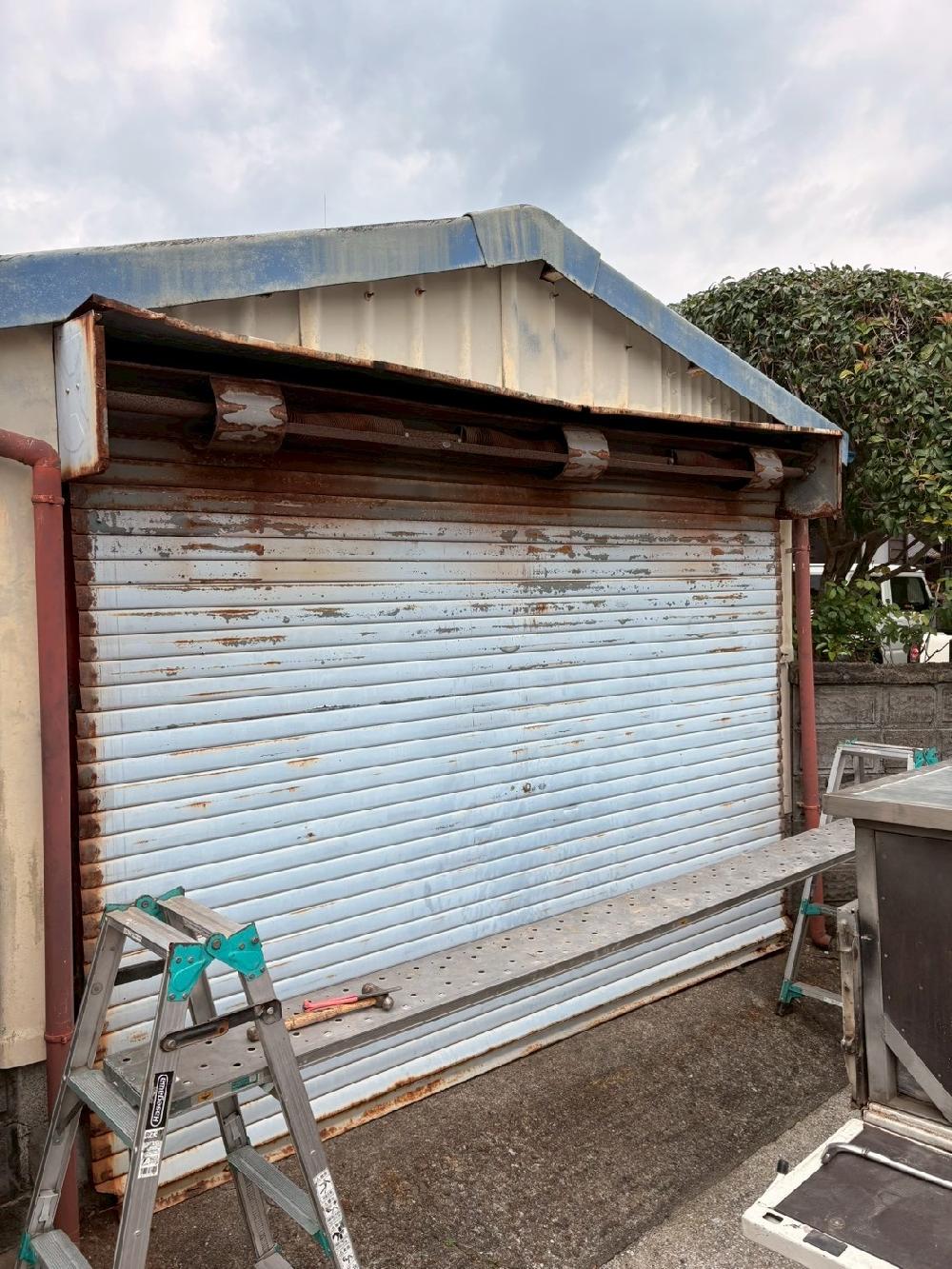 軽量手動シャッター交換修理（宮崎県宮崎市）｜スプリングシャフト・スラット交換工事｜施工事例