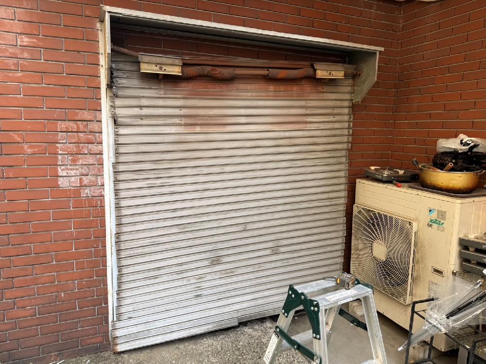 軽量手動シャッター交換修理（東京都新宿区）｜スプリングシャフト・スラット交換工事｜施工事例