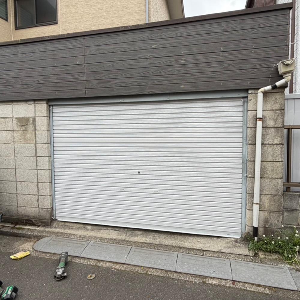 軽量手動シャッター取付交換工事（東京都小平市）｜スプリングシャフト・スラット取付工事｜施工事例