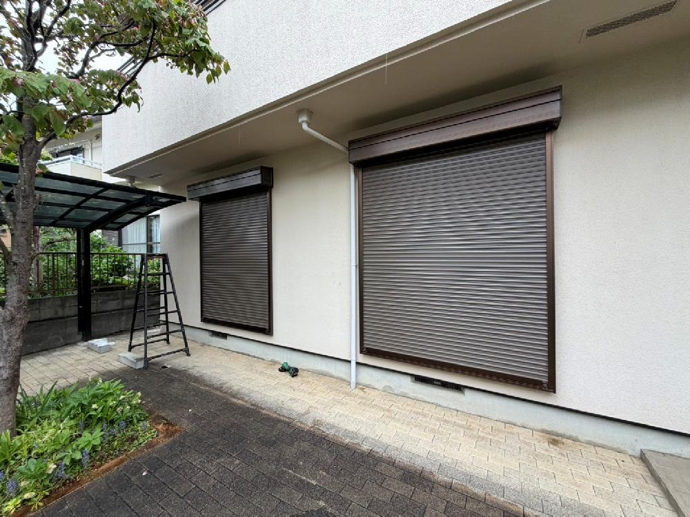 手動窓シャッター取付交換工事（東京都町田市）｜窓シャッタースラット交換工事｜引っかかり動かない