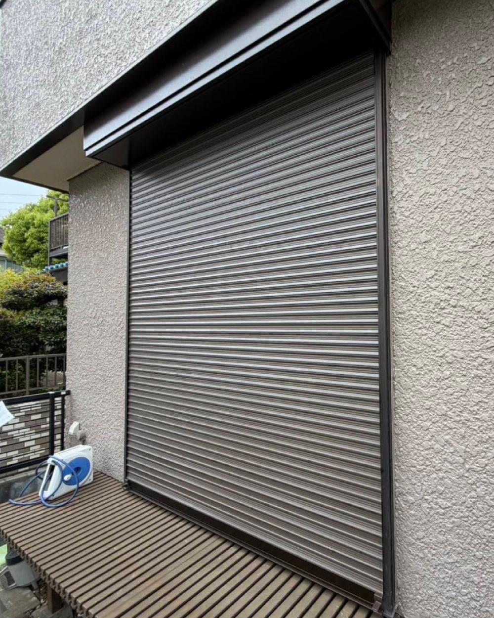電動窓シャッター交換工事（埼玉県所沢市）｜電動窓シャッター開閉機スラット交換工事｜動かなくなったシャッターの交換対応