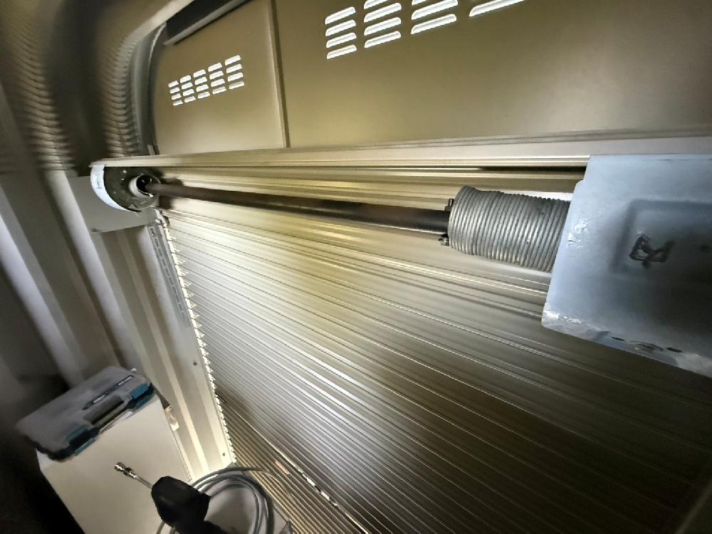 電動シャッター開閉機モートR取付工事（北海道札幌市）｜シャッター修理・交換｜電動化工事