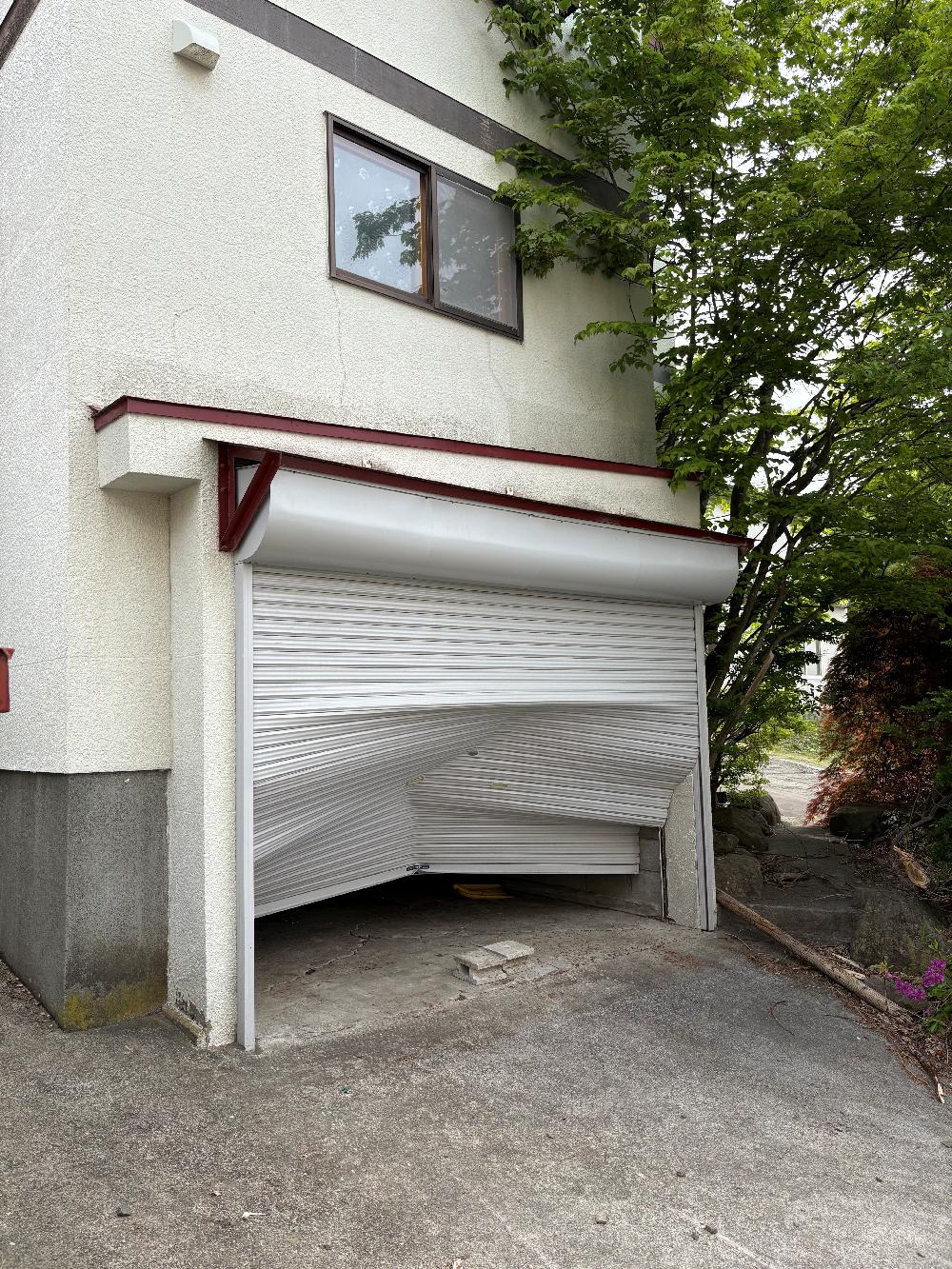 軽量手動シャッター交換修理（北海道小樽市）｜スプリングシャフト・スラット交換工事｜施工事例
