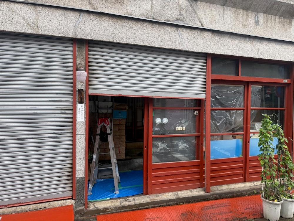 軽量手動シャッター交換工事①（東京都文京区）｜スプリングシャフト・スラット交換工事｜施工事例
