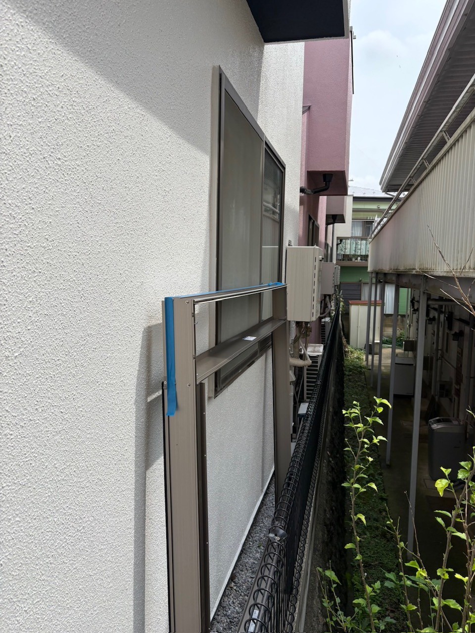 窓シャッター新規取付工事（神奈川県横浜市）｜窓のシャッター取付工事｜手動窓シャッター新規取付対応