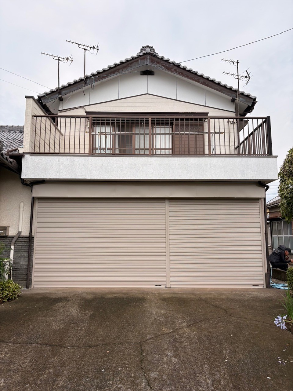 一ヶ所二連軽量手動シャッター交換工事（宮崎県都城市）｜スプリングシャフト・スラット交換工事｜施工事例