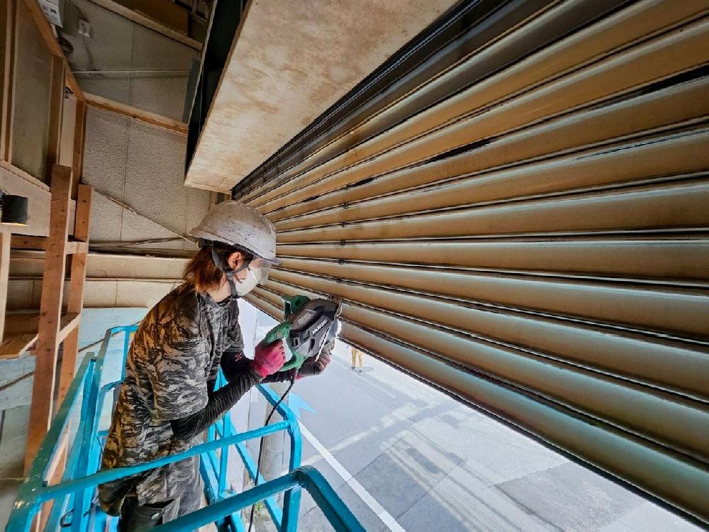 重量電動シャッター開閉機・スラット交換工事②（東京都江東区）｜シャッター修理・交換｜施工事例