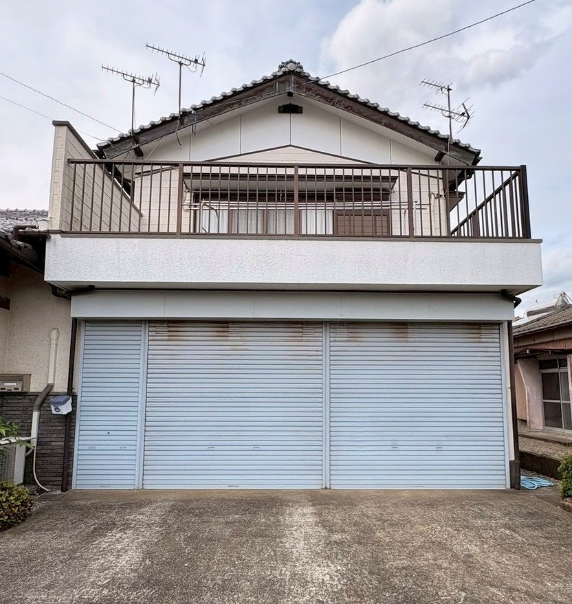 一ヶ所二連軽量手動シャッター交換工事（宮崎県都城市）｜スプリングシャフト・スラット交換工事｜施工事例