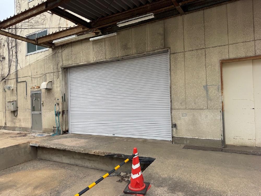 電動シャッター開閉機スラット交換工事①（東京都世田谷区）｜シャッター修理・交換｜動かなくなった