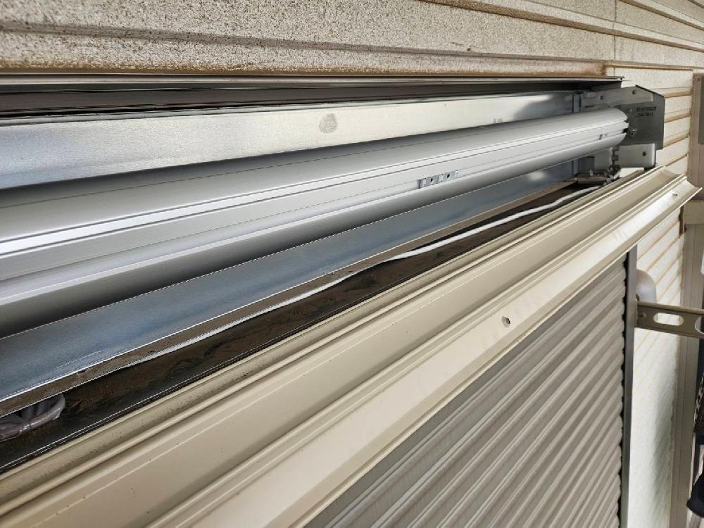電動窓シャッター交換工事（東京都八王子市）｜電動窓シャッター開閉機交換工事｜動かなくなったシャッターの交換対応
