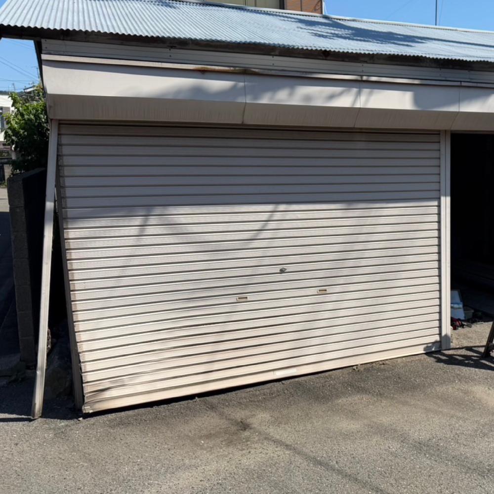軽量手動シャッター交換工事（和歌山県和歌山市）｜スプリングシャフト・スラット交換工事｜施工事例