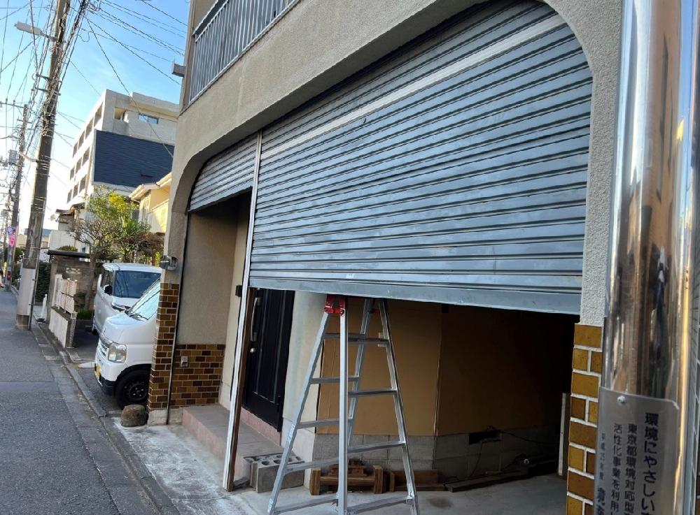 軽量手動シャッター交換工事（宮崎県宮崎市）｜スプリングシャフト・スラット交換工事｜施工事例