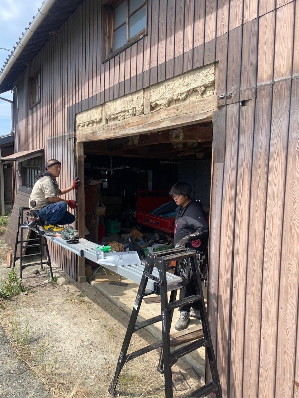 軽量手動シャッター交換工事（兵庫県たつの市）｜スプリングシャフト・スラット交換工事｜施工事例