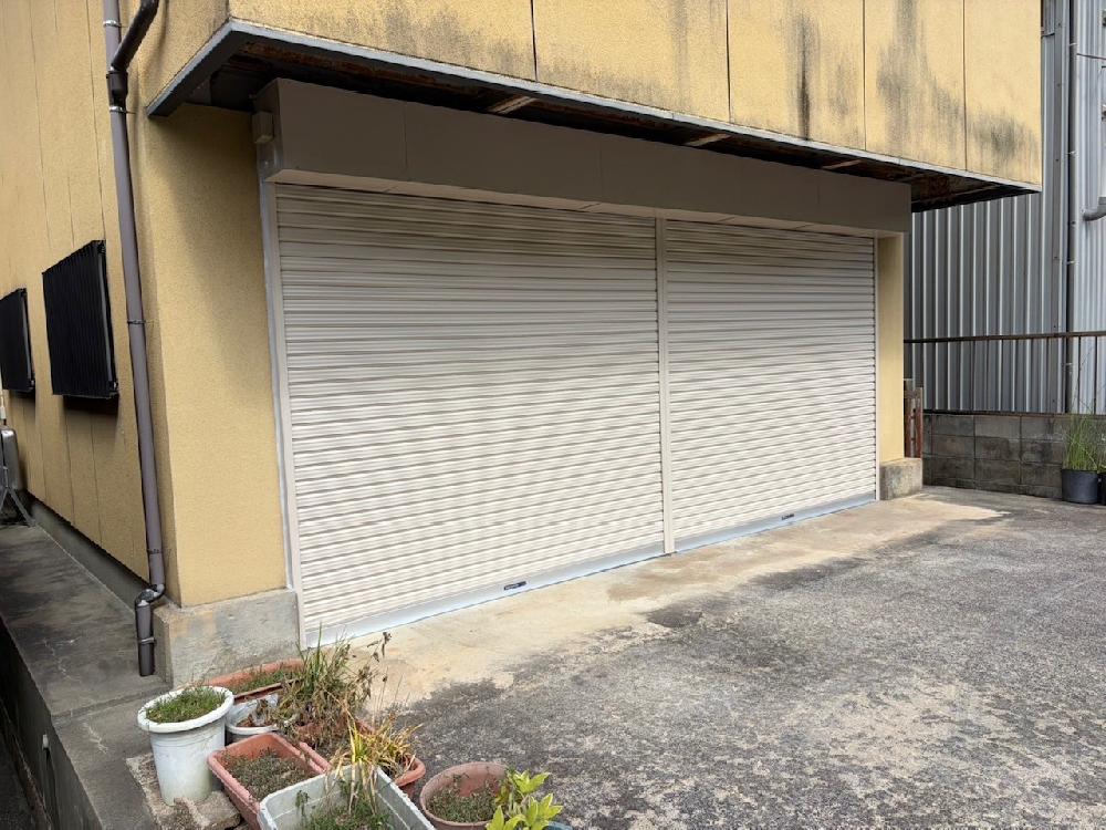 電動1箇所2連シャッター開閉機スラット交換工事（福岡県宮若市）｜シャッター修理・交換｜動かなくなった