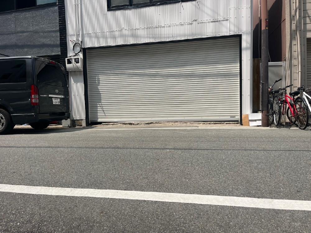 電動ワイドシャッター開閉機スラット新規取付工事①（大阪府大阪市）｜シャッター修理・交換｜動かなくなった