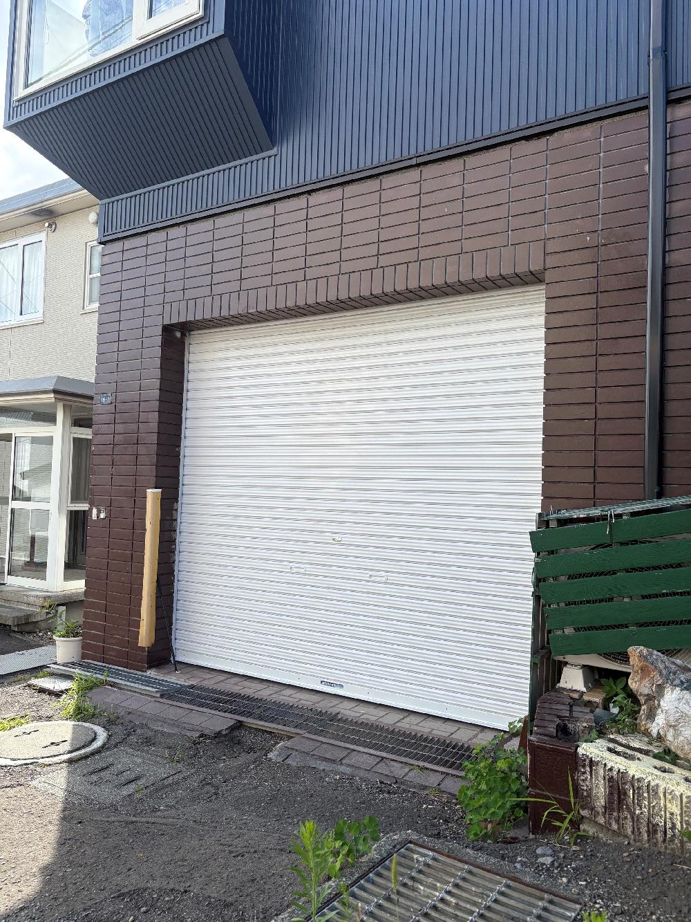 軽量手動シャッター交換工事（北海道札幌市）｜スプリングシャフト・スラット交換工事｜施工事例