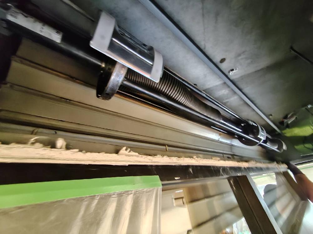 軽量手動シャッタースプリングシャフト交換工事（東京都杉並区）｜スプリングシャフト交換工事｜施工事例