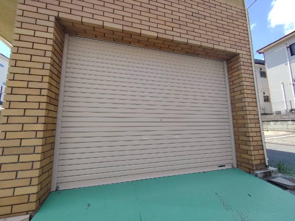 軽量手動シャッター交換工事①（神奈川県横浜市）｜スプリングシャフト・スラット交換工事｜施工事例