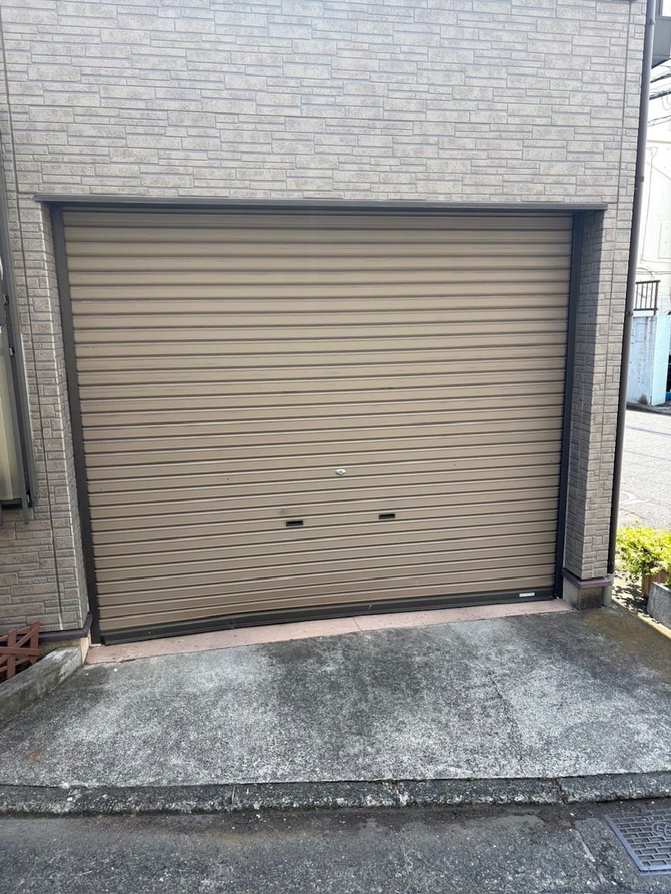 軽量手動シャッタースラット交換工事（東京都品川区）｜スラット交換工事｜施工事例