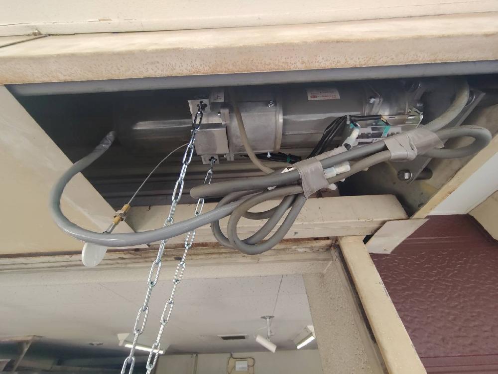 重量電動シャッター開閉機SA20交換工事①（神奈川県藤沢市）｜シャッター修理・交換