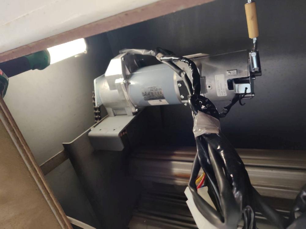 電動シャッター開閉機・スラット交換工事②（神奈川県横浜市）｜シャッター修理・交換｜異音が酷い