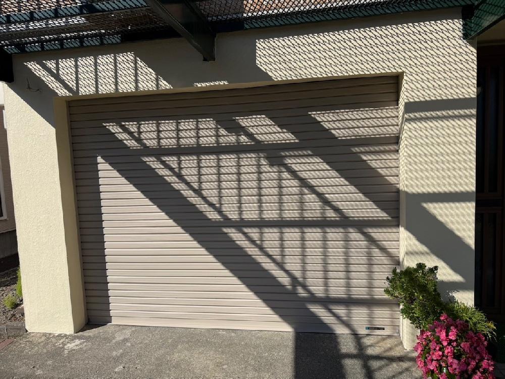 電動シャッター開閉機スラット交換工事①（北海道札幌市）｜開閉機・スラット｜シャッター修理・交換｜動かなくなった